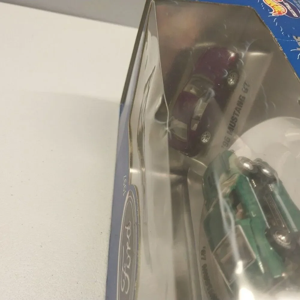 Hot Wheels Ford Four Decades of Pony Power Mustang 3 Car Gift Set Diecast 1:64